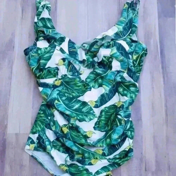 NWOT Ruffles One Piece Swimsuit - Picture 1 of 7